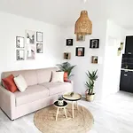 L'authentique *studio *parking Prive* *wifi*calme Apartment